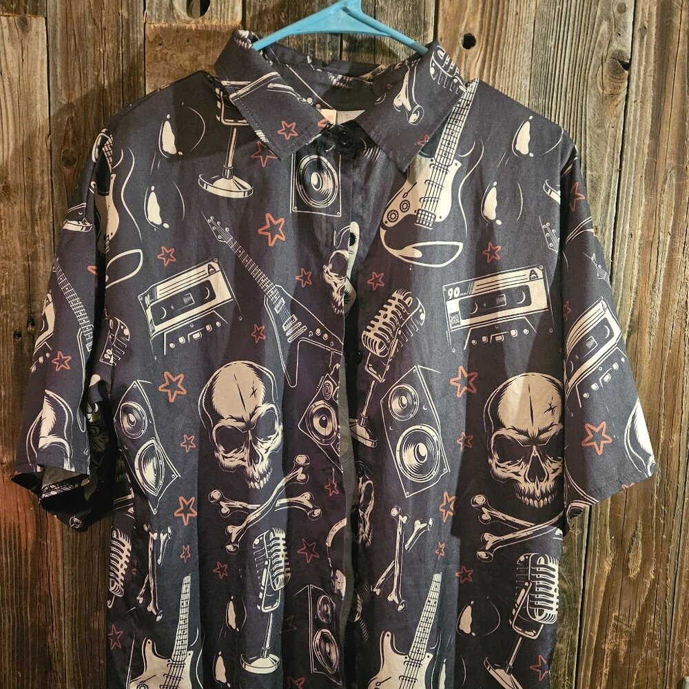 Rock ‘n Roll Graphic Button-Up Shirt – Skulls, Guitars & Retro Print (Size M)